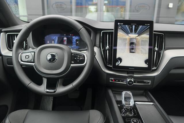 Volvo XC60 2.0 T6 350pk Plus Black Edition Panoramadak Luchtvering *BTW* NIEUW!! 21" LMV BOMVOL!!