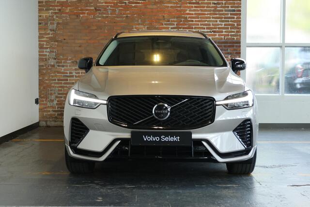 Volvo XC60 T6 Plug-in hybrid AWD Plus Black Edition | Luchtvering | Semi-Electrische wegklapbare trekhaak | Verwarmbare voorstoelen, achterbank en stuurwiel | Premium audio by Harman Kardon | Apple carplay/Android auto | Keyless | Google Infotainment |