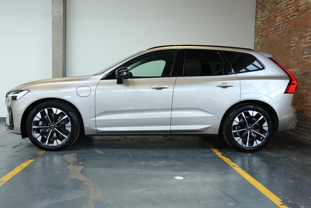 Volvo XC60 T6 Plug-in hybrid AWD Plus Black Edition | Luchtvering | Semi-Electrische wegklapbare trekhaak | Verwarmbare voorstoelen, achterbank en stuurwiel | Premium audio by Harman Kardon | Apple carplay/Android auto | Keyless | Google Infotainment |