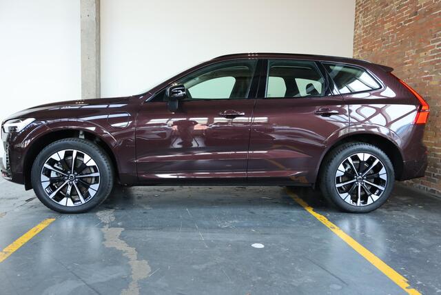 Volvo XC60 T6 Plug-in hybrid AWD Ultra Dark | Luchtvering | Semi-Electrische Wegklapbare Trekhaak | Stoelverwarming | Stuurwielverwarming | Harman Kardon Premium Audio | Google infotainment | 360° Parkeercamera | Parkeersensoren voor + achter