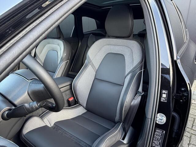 Volvo XC60 2.0 T6 Plug-in hybrid AWD Plus Black Edition panoramadak/ 360 camera/ 21 inch / head-up display/ climate line