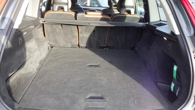Volvo XC90 2.0 T5 261PK AWD automaat Momentum (Led/Volledig lederen bekledi