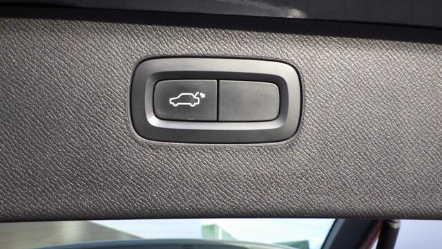 Volvo XC90 2.0 T5 261PK AWD automaat Momentum (Led/Volledig lederen bekledi