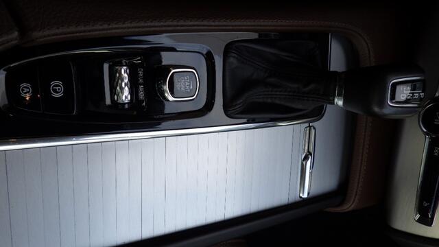 Volvo XC90 2.0 T5 261PK AWD automaat Momentum (Led/Volledig lederen bekledi