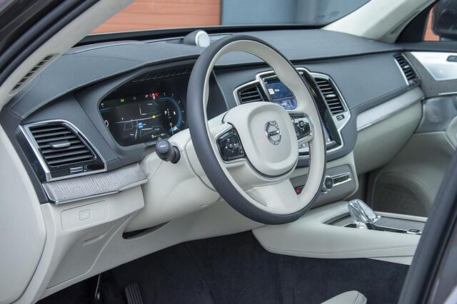 Volvo XC90 2.0 B5 AWD ULTIMATE BRIGHT LUCHTVERING B&W