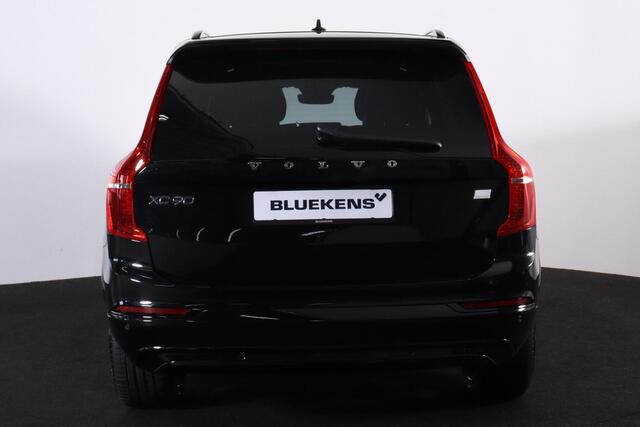 Volvo XC90 T8 Recharge AWD Ultimate Dark - LONG RANGE - Panorama/schuifdak - IntelliSafe Assist & Surround - 360° Camera - Bowers & Wilkins audio - Verwarmde voorstoelen, stuur & achterbank - Parkeersensoren voor & achter - Elektr. bedienb. voorstoelen met geheugen 