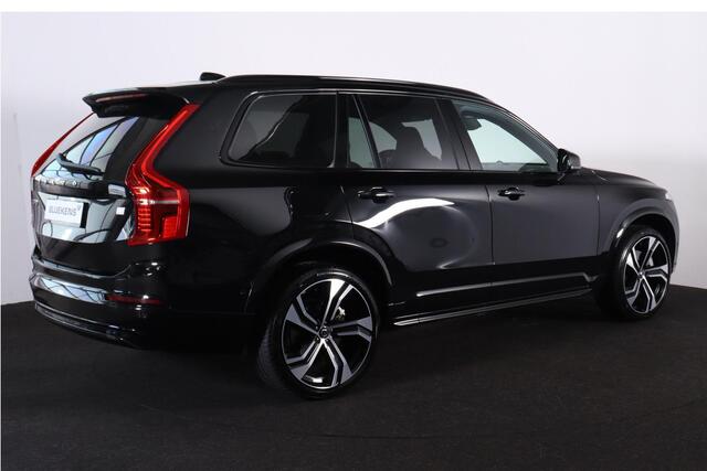 Volvo XC90 T8 Recharge AWD Ultimate Dark - LONG RANGE - Panorama/schuifdak - IntelliSafe Assist & Surround - 360° Camera - Bowers & Wilkins audio - Verwarmde voorstoelen, stuur & achterbank - Parkeersensoren voor & achter - Elektr. bedienb. voorstoelen met geheugen 