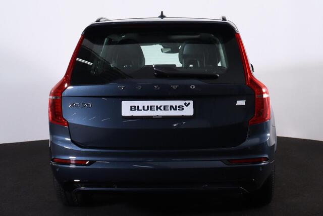 Volvo XC90 T8 Recharge AWD Ultimate Dark - Luchtvering - Panorama/schuifdak - IntelliSafe Assist & Surround - 360° Camera - Verwarmde voorstoelen, stuur & achterbank - Parkeersensoren voor & achter - Elektr. bedienb. voorstoelen met geheugen - Draadloze tel. lader -