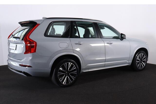 Volvo XC90 T8 Recharge AWD Ultimate Dark - LONG RANGE - Panorama/schuifdak - IntelliSafe Assist & Surround - Harman/Kardon audio - Parkeercamera achter - Verwarmde voorstoelen, stuur & achterbank - Parkeersensoren voor & achter - Elektr. bedienb. voorstoelen met geh