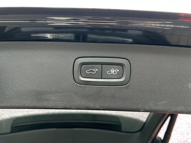 Volvo XC90 2.0 B5 AWD R-Design | Grijs Kenteken | Luchtvering | Trekhaak | Apple Carplay/Android Auto | Memory Stoelen