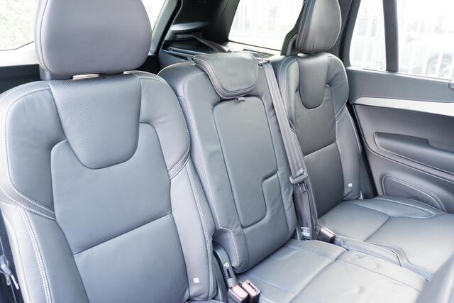 Volvo XC90 T8 Automaat Recharge AWD Ultimate Dark |Long Range| Elektrisch bedienbaar glazen panoramisch schuif-/kanteldak|Luchtvering met Four-C settings, Trekhaak semi elektrisch inklapbaar, Adaptieve Cruise Control met Pilot Assist, BLIS dodehoekdetectie, 360 gra