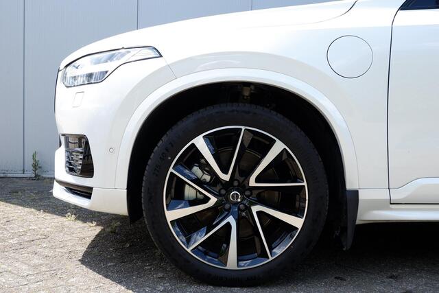 Volvo XC90 T8 Automaat Recharge AWD Ultimate Dark |Long Range| Elektrisch bedienbaar glazen panoramisch schuif-/kanteldak|Luchtvering met Four-C settings, Trekhaak semi elektrisch inklapbaar, Adaptieve Cruise Control met Pilot Assist, BLIS dodehoekdetectie, 360 gra