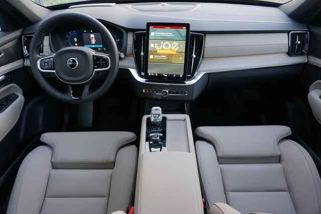 Volvo XC90 2.0 T8 Plug-in hybrid AWD Plus Dark | Nieuw model | Panorama Schuifdak | HUD | 360° Camera | Harman/Kardon | Adaptieve Cruise controle | Blis |