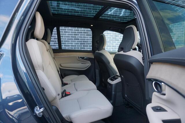 Volvo XC90 2.0 T8 Plug-in hybrid AWD Plus Dark | Nieuw model | Panorama Schuifdak | HUD | 360° Camera | Harman/Kardon | Adaptieve Cruise controle | Blis |