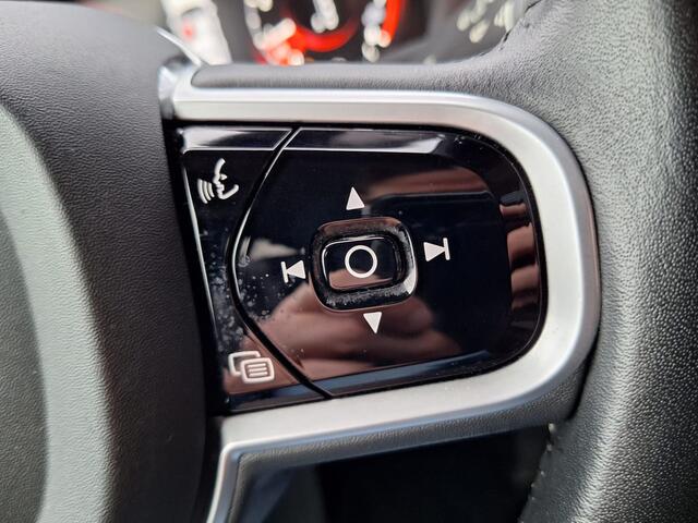 Volvo XC90 2.0 T5 AWD Momentum | Carplay | Adaptive Cruise | Camera | Stoelverwarming | Navigatiesysteem | Lane Assist |