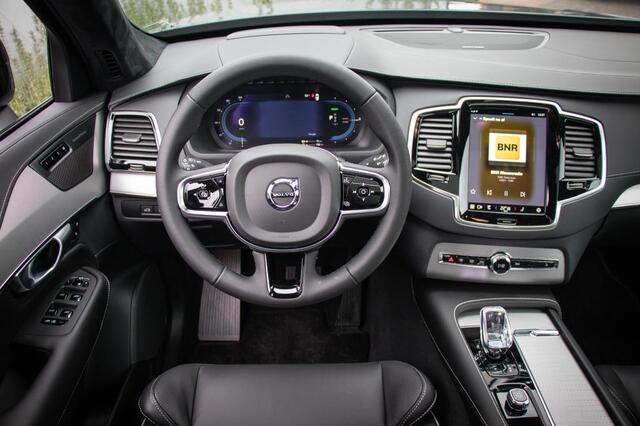 Volvo XC90 Recharge T8 Ultimate Dark | Panoramadak | Stoelgeheugen | Adaptive cruise control | Dodehoekassistent | Keyless entry | Head-up display |