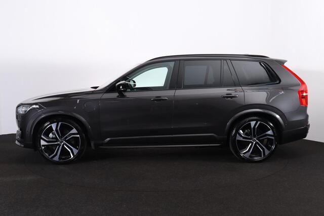 Volvo XC90 T8 Recharge AWD Ultimate Dark - LONG RANGE - Luchtvering - Panorama/schuifdak - IntelliSafe Assist & Surround - 360º Camera - Bowers & Wilkins audio - Verwarmde voorstoelen, stuur & achterbank - Parkeersensoren voor & achter - Elektr. bedienb. voorstoelen