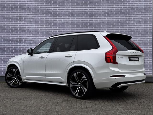 Volvo XC90 2.0 T8 Recharge AWD R-Design | 7-Zits | Bowers & Wilkins Audio | Luchtvering | Schuif-/Kanteldak | Gelamineerde Zijruiten | 360 camera | Head-Up Display | Actieve LED Koplampen | Stoelverwarming en Stoelventilatie | Stoelmassage | 22" LM | Draadloze Telef