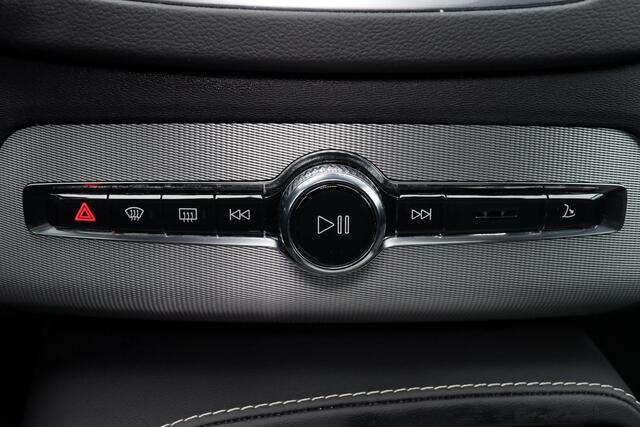 Volvo XC90 T8 Recharge AWD Plus Bright - LONG RANGE - Panorama/schuifdak - IntelliSafe Assist & Surround - 360º Camera - Harman/Kardon audio - Adaptieve LED koplampen - Verwarmde voorstoelen, stuur & achterbank - Parkeersensoren voor & achter - Elektr. bedienb. voor