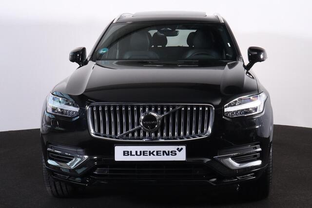 Volvo XC90 T8 Recharge AWD Plus Bright - LONG RANGE - Panorama/schuifdak - IntelliSafe Assist & Surround - 360º Camera - Adaptieve LED koplampen - Verwarmde voorstoelen, stuur & achterbank - Parkeersensoren voor & achter - Elektr. bedienb. voorstoelen met geheugen -