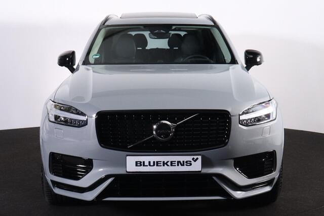 Volvo XC90 T8 Recharge AWD Ultra Dark - LONG RANGE - Luchtvering - Panorama/schuifdak - IntelliSafe Assist & Surround - 360º Camera - Verwarmde voorstoelen, stuur & achterbank - Parkeersensoren voor & achter - Elektr. bedienb. voorstoelen met geheugen - Head up disp