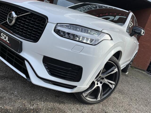 Volvo XC90 2.0 T8 Recharge AWD R-Design 7P // LEDER-ALCANTARA // 360 CAMERA // FULL LED // SCHUIF-KANTELDAK // HARMAN KARDON // WEGKLAPBARE TREKHAAK //