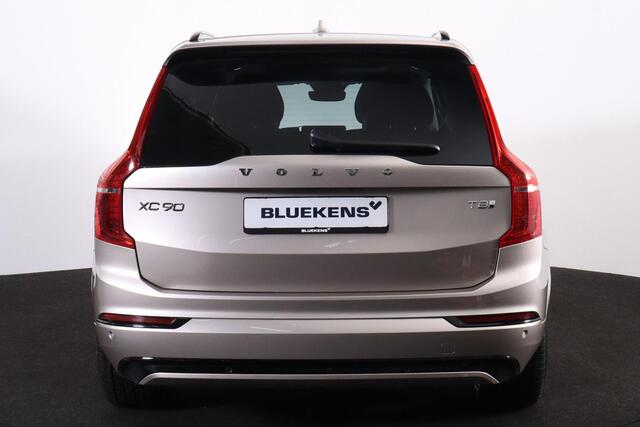 Volvo XC90 T8 Recharge AWD Ultra Dark - Luchtvering - Panorama/schuifdak - IntelliSafe Assist & Surround - 360º Camera - Verwarmde voorstoelen, stuur & achterbank - Parkeersensoren voor & achter - Elektr. bedienb. voorstoelen met geheugen - Draadloze tel. lader - He