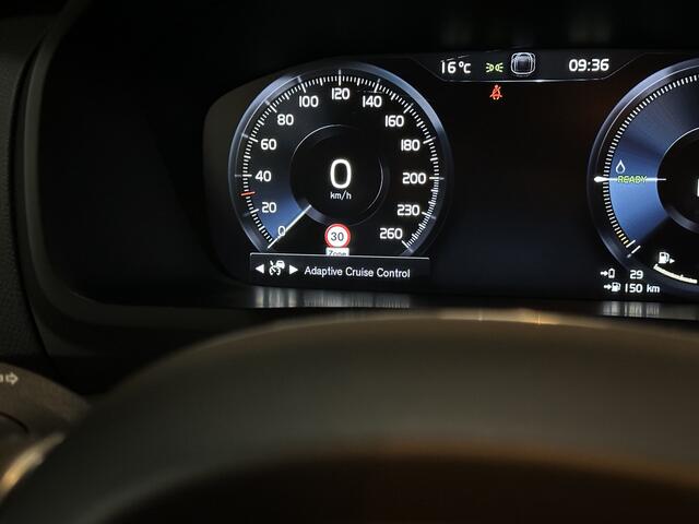 Volvo XC90 T8 AWD R-Design | Luchtvering | Panorama | Pilot-Assist | ACC | Sportstoelen | Harman-Kardon | Keyless-Entry | Full-LED | Leder | Stoelverwarming V+A | Stuurverwarming | Standkachel | Lane-Assist | Getint Glas | Draadloos Laden | Carplay |