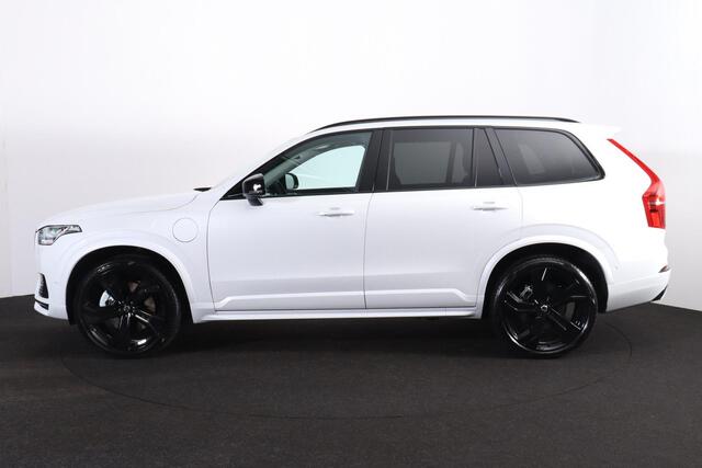 Volvo XC90 T8 Plug-in hybrid AWD Ultra Dark - LONG RANGE - Luchtvering - Panorama/schuifdak - IntelliSafe Assist & Surround - 360º Camera - Bowers & Wilkins audio - Nappaleder met stoelventilatie - Verwarmde voorstoelen, stuur & achterbank - Parkeersensoren voor & a