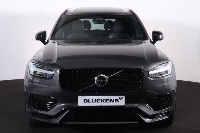Volvo XC90 T8 Recharge AWD Ultimate Dark - LONG RANGE - Luchtvering - Panorama/schuifdak - IntelliSafe Assist & Surround - Bowers & Wilkins audio - Verwarmde voorstoelen, stuur & achterbank - Parkeersensoren voor & achter - Elektr. bedienb. voorstoelen met geheugen 