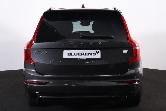 Volvo XC90 T8 Recharge AWD Ultimate Dark - LONG RANGE - Luchtvering - Panorama/schuifdak - IntelliSafe Assist & Surround - Bowers & Wilkins audio - Verwarmde voorstoelen, stuur & achterbank - Parkeersensoren voor & achter - Elektr. bedienb. voorstoelen met geheugen 