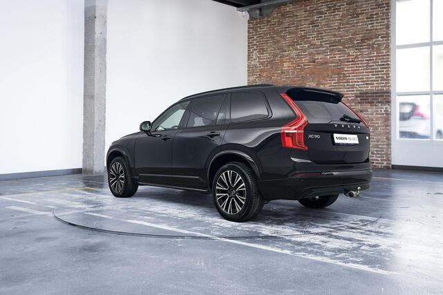 Volvo XC90 T8 Automaat AWD Ultimate Dark | Verwarmbare Voorstoelen | Luchtvering | 360 Graden Camera | Getint Glas Achter | Parkeersensoren | Navigatiesysteem | Trekhaak | Adaptive Cruise Control | Panorama Dak | Electronic Climate Control | Standkachel | Dodehoekde
