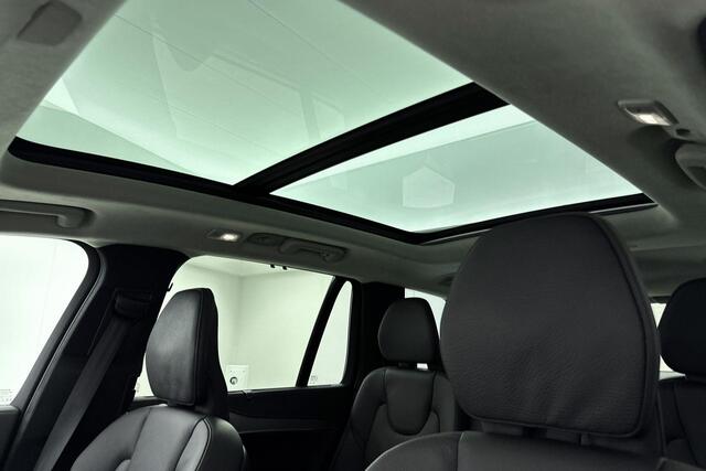 Volvo XC90 T8 Automaat AWD Ultimate Dark | Verwarmbare Voorstoelen | Luchtvering | 360 Graden Camera | Getint Glas Achter | Parkeersensoren | Navigatiesysteem | Trekhaak | Adaptive Cruise Control | Panorama Dak | Electronic Climate Control | Standkachel | Dodehoekde