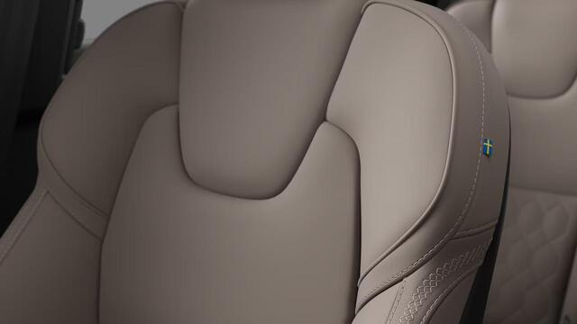 Volvo XC90 2.0 T8 Plug-in hybrid AWD Ultra Dark | Actieve Luchtvering | Extra Getint Glas | Matrix Led Koplampen | Premium Audio by Harman Kardon |