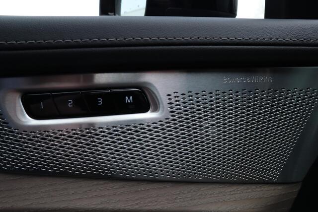 Volvo XC90 2.0 T8 Plug-in hybrid AWD Ultra Dark | NIEUW MODEL | LUCHTVERING | B&W AUDIO