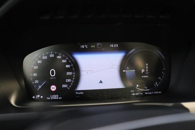 Volvo XC90 2.0 T8 Recharge AWD R-Design | 7 PERS. | LEDER | PANO | STOEL/STUURVERW. | H&K | TREKHAAK | CAMERA | NAVI |