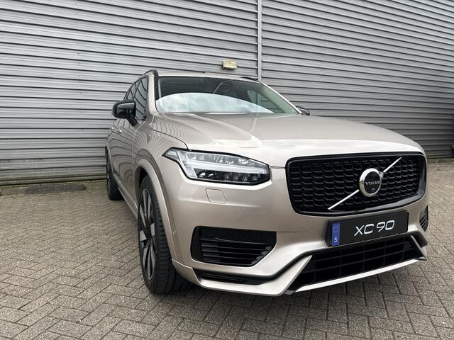 Volvo XC90 T8 Plug-in hybrid AWD Ultra Dark / ¤ 9.000,00 Voorraadkorting / Massage-stoelen / Luchtvering / Head-up / Bowers & wilkins