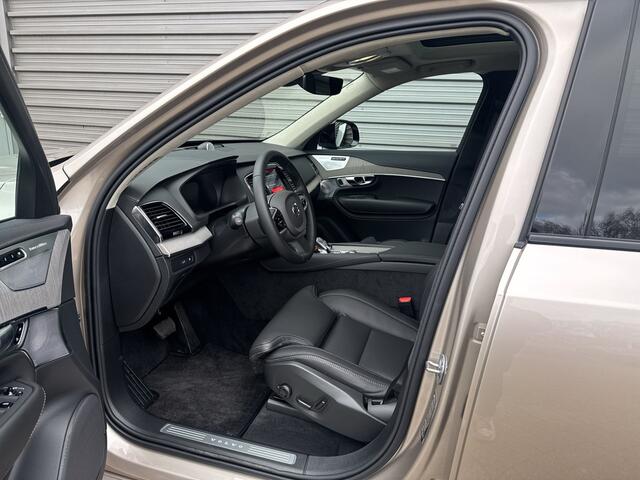 Volvo XC90 T8 Plug-in hybrid AWD Ultra Dark / ¤ 9.000,00 Voorraadkorting / Massage-stoelen / Luchtvering / Head-up / Bowers & wilkins