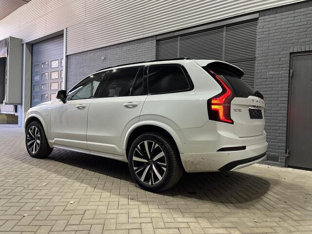 Volvo XC90 2.0 T8 Plug-in hybrid AWD Ultra Dark | FACELIFT | Luchtvering | Trekhaak | Massage+Ventilatie | Panoramadak | Head-Up | 360 Camera
