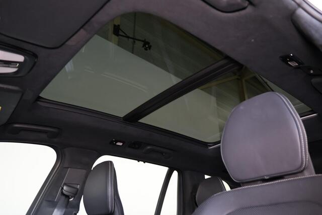 Volvo XC90 T8 Recharge AWD Ultimate Dark - Luchtvering - Panorama/schuifdak - IntelliSafe Assist & Surround - 360º Camera - Bowers & Wilkins audio - Verwarmde voorstoelen, stuur & achterbank - Parkeersensoren voor & achter - Elektr. bedienb. voorstoelen met geheugen
