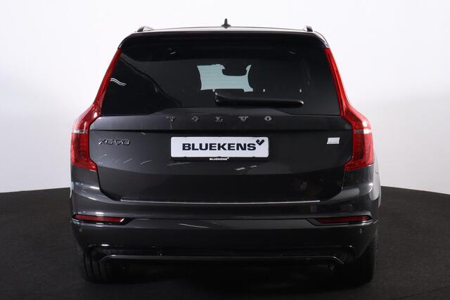 Volvo XC90 T8 Recharge AWD Ultimate Dark - LONG RANGE - Luchtvering - Panorama/schuifdak - IntelliSafe Assist & Surround - Bowers & Wilkins audio - 360º Camera - Verwarmde voorstoelen, stuur & achterbank - Parkeersensoren voor & achter - Elektr. bedienb. voorstoelen
