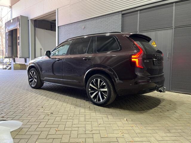 Volvo XC90 T8 Plug-in hybrid Ultra Dark | FACELIFT | MULBERRY RED | Luchtvering | Head-Up | Massage | Panoramadak | Trekhaak