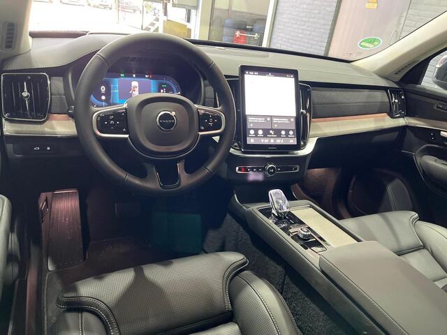 Volvo XC90 T8 Plug-in hybrid Ultra Dark | FACELIFT | MULBERRY RED | Luchtvering | Head-Up | Massage | Panoramadak | Trekhaak