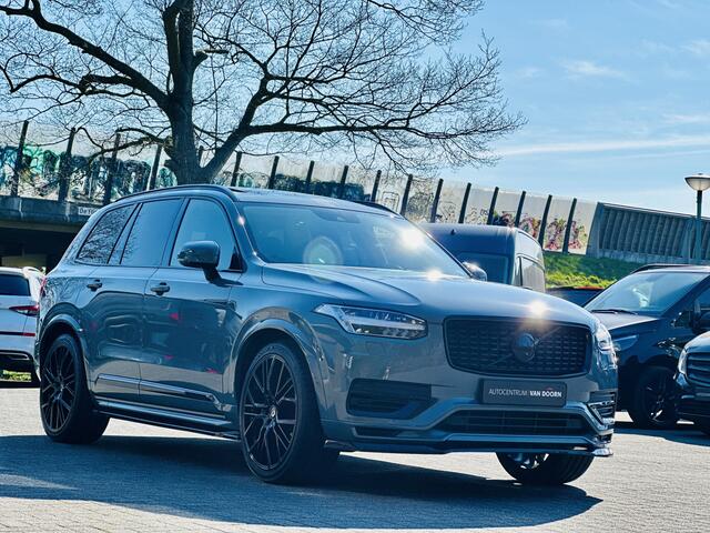 Volvo XC90 T8 Hybrid AWD | Dark Label | Panodak | Luchtvering | 22" | Auto Pilot | Head Up | Elek Trekhaak | Incl btw