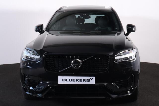 Volvo XC90 T8 Recharge AWD Ultimate Dark - LONG RANGE - Luchtvering - Panorama/schuifdak - IntelliSafe Assist & Surround - 360º Camera - Bowers & Wilkins audio - Adaptieve LED koplampen - Verwarmde voorstoelen, stuur & achterbank - Parkeersensoren voor & achter - Dr