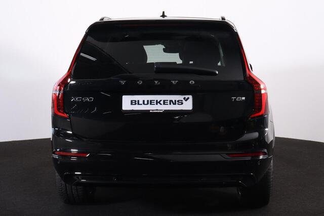 Volvo XC90 T8 Recharge AWD Ultra Dark - LONG RANGE - Panorama/schuifdak - IntelliSafe Assist & Surround - Bowers & Wilkins audio - 360º Camera - Verwarmde voorstoelen, stuur & achterbank - Parkeersensoren voor & achter - Elektr. bedienb. voorstoelen met geheugen - H