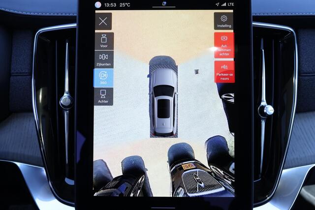 Volvo XC90 T8 Recharge AWD Ultra Dark - LONG RANGE - Panorama/schuifdak - IntelliSafe Assist & Surround - Bowers & Wilkins audio - 360º Camera - Verwarmde voorstoelen, stuur & achterbank - Parkeersensoren voor & achter - Elektr. bedienb. voorstoelen met geheugen - H