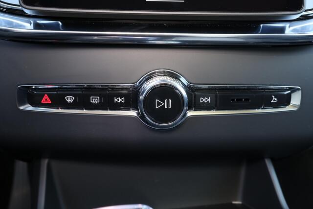 Volvo XC90 T8 Recharge AWD Ultra Dark - LONG RANGE - Panorama/schuifdak - IntelliSafe Assist & Surround - Bowers & Wilkins audio - 360º Camera - Verwarmde voorstoelen, stuur & achterbank - Parkeersensoren voor & achter - Elektr. bedienb. voorstoelen met geheugen - H