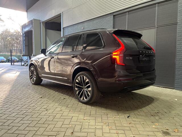 Volvo XC90 T8 Plug-in hybrid Plus Dark | FACELIFT | Mulberry Red | 21 Inch | Panoramadak | Head-Up | ACC | BLIS | harman/kardon