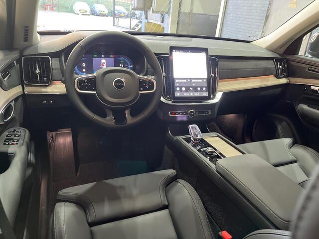 Volvo XC90 T8 Plug-in hybrid Plus Dark | FACELIFT | Mulberry Red | 21 Inch | Panoramadak | Head-Up | ACC | BLIS | harman/kardon
